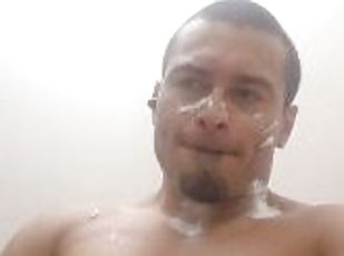 Bodybuilder jerking off in public restroom pt 2