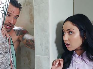 Sultry latina Tia Cyrus gets fucked by married dude
