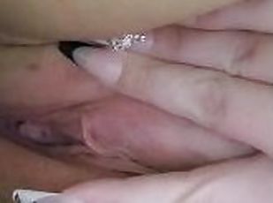 Watch my gorgeous pretty tight pink pussy pee ????????????Anyone want to be my peeing buddy?