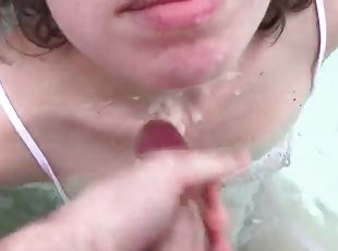 Fucked with cumshot in a jacuzzi in winter