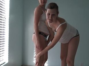 9 month pregnant lesbian oil massage two weeks prior to delivery part 1