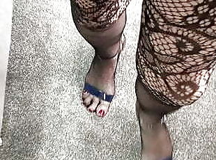 MATURE TVROSE CROSSDRESSER IN BODYSTOCKING AND HEELS