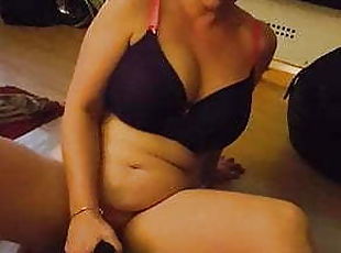 Joanne, sexy UK MILF Slut