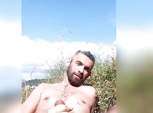 OUTDOOR JERKING OFF, CUMSHOT & PISS