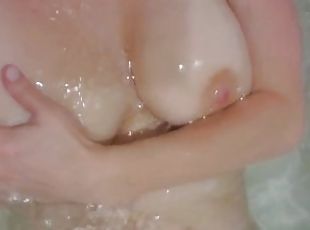 Big Titties in the Tub