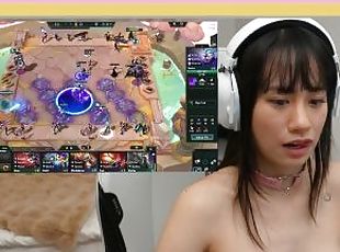 um this is just a video of me playing league of legends topless lol