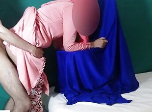 Moroccan wife in jilbab couple