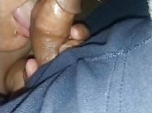 Amateur Tongue job makes him cum fast