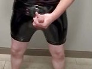 Jacking off in Latex in front of mirror huge cumshot load