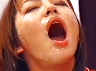 Japanese babe loves to swallow