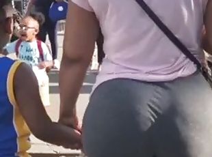 Candid milf ass