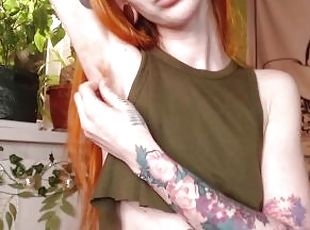 vulve-pelose, capezzoli, magre, ragazze-giovani, rosse, naturali, piccole, feticci, emo, tatuaggi