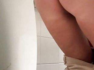 culi, bagno, urina, pubblici, fichette, amatoriali, mammine-mature, bionde, toilette, feticci